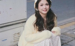 学生跪床 被 蘑菇